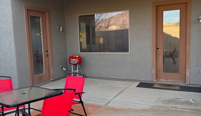 Escape to Serenity: A Sunlit 4-Bedroom Haven Near Saguaro’s Cacti & Tucsons Gems in Tucson