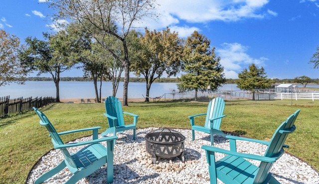 Escape to the Lake w/all the Comforts of Home