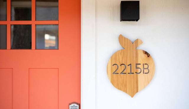 **EV CHARGERS, Outdoor Projector, Swings, 2 Fire pits - Close to Downtown Waco