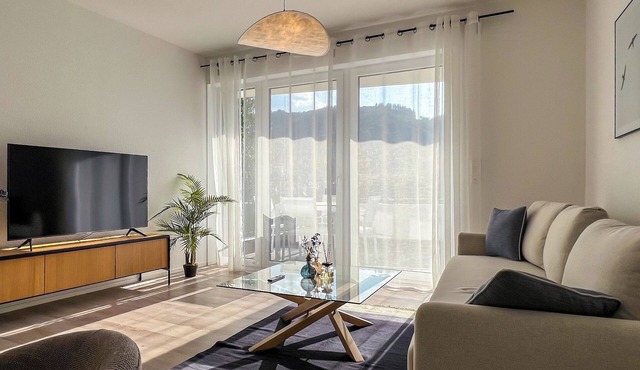 Experience Cochem: Moselle view, view of the Reichsburg & old town directly opposite in Cochem