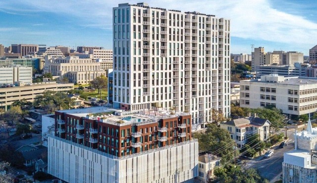 Experience the Best of Austin at Wyndham Austin – 1 Bd. Dlx