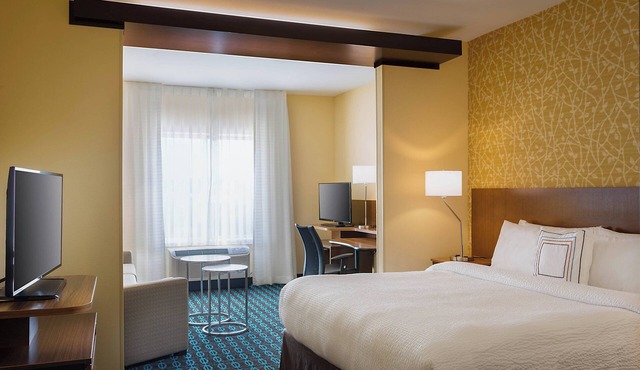 Fairfield Inn & Suites Dallas West/i-30