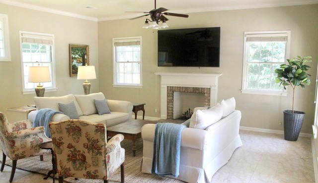 Family friendly house on quiet corner in downtown St. Francisville in SAINT FRANCISVILLE