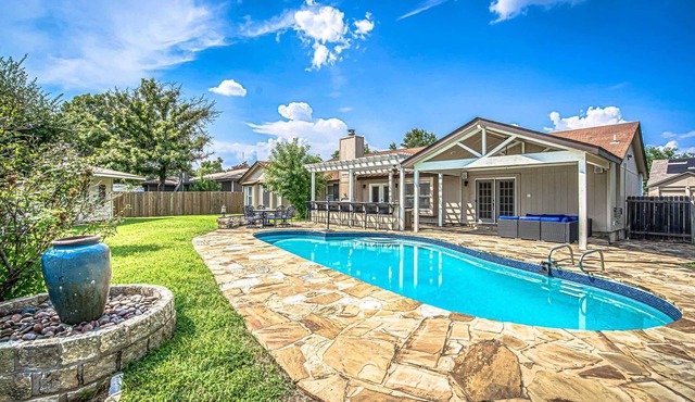 Family-Friendly 3BR | Private Pool & BBQ in Austin
