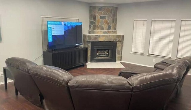 Family-Friendly 6-Bed Escape with 4 King Beds, TVs & Large Dining