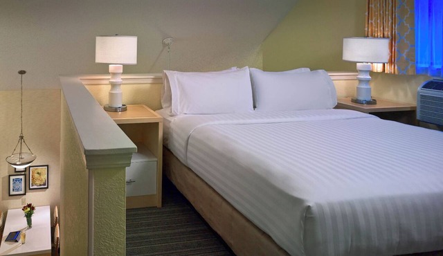 Family Friendly Stay w/Free Breakfast, Pool & Gym Access! Pets Welcome!