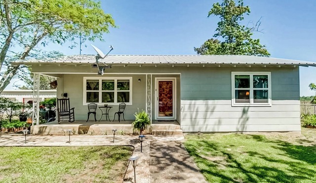 Fenced Yard! Peaceful Retreat in Smithville