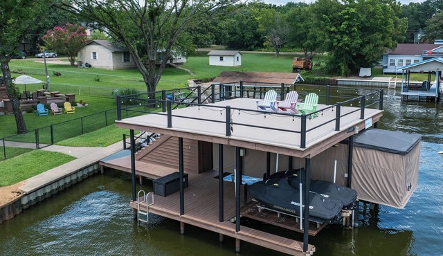 Fire Pit, Lake Views, Blackstone + Private Dock