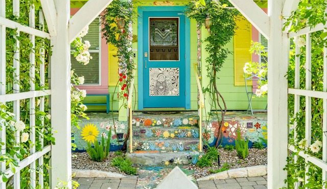 Flutter into this iconic South Austin work of art >> The Pixie by Lodgewell