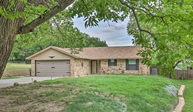 Fort Worth Home < 1 Mi to Eagle Mountain Lake