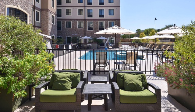 Free Breakfast + Outdoor Pool + Hot Tub | 15 Minutes from Six Flags!