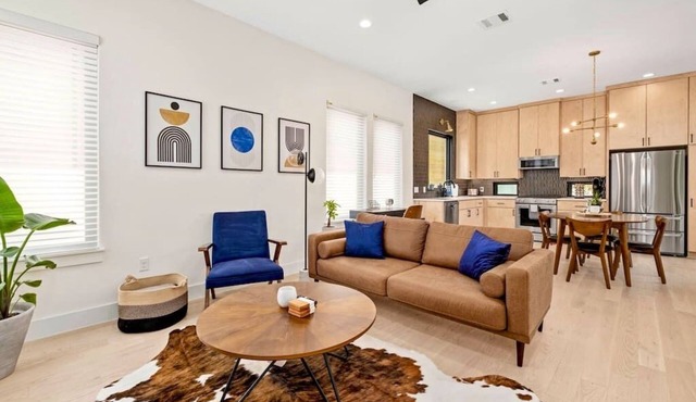 Full Modern Home - Quiet Oasis Close to Downtown w/Private Yard, 1 Car Garage
