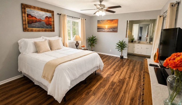 Fully Furnished 4BR Family Retreat Near Randolph AFB Sleeps 9 in Schertz