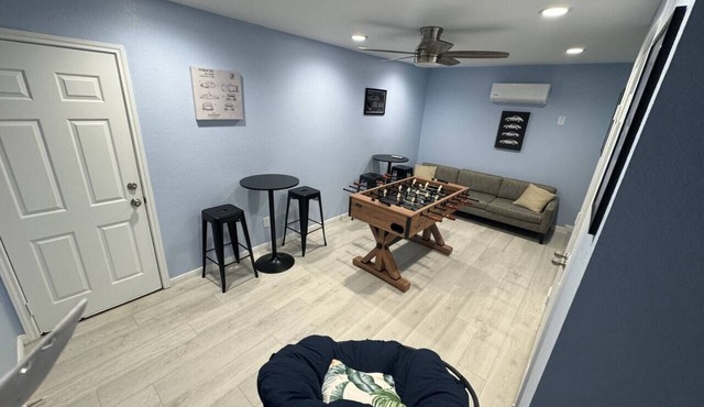 Fun Family Getaway Near Kemah Boardwalk, Game Room, BBQ Grill & Coastal Vibes