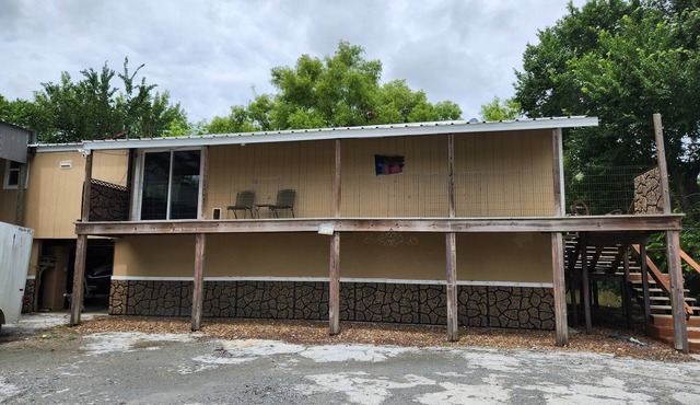 Functional, Not Fancy- On The Guadalupe River- 2 Bedroom 1 Bathroom