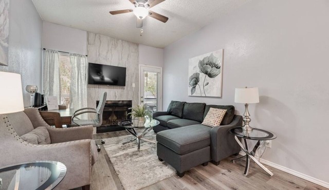 Gated Irving 1BR Work Suite - DFW 10Min · Pool+W/D - I30
