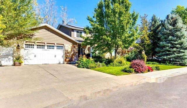 Gather in Style: Game Room, Firepit & Waffles too! in Orem