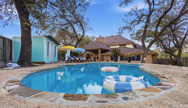Gathering House Movie & Game Room, Hot Tub, Pool