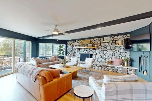 Golf, Hike & More! Sprawling Retreat in Show Low in Show Low