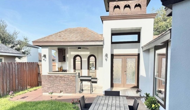 GORGEOUS HOME, COURTYARD, LANDSCAPPED, ABOVE GROUND POOL ,Outside barbecue area.