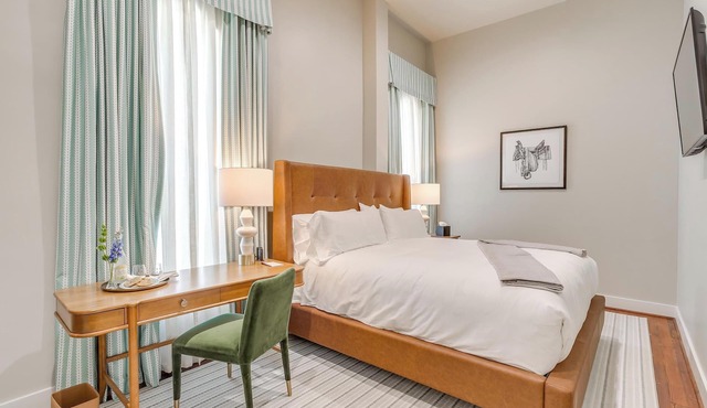Granbury Hotel Room right on the Historic Granbury Square