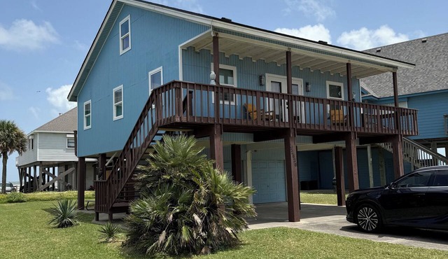 Great beach house just steps from the beach!