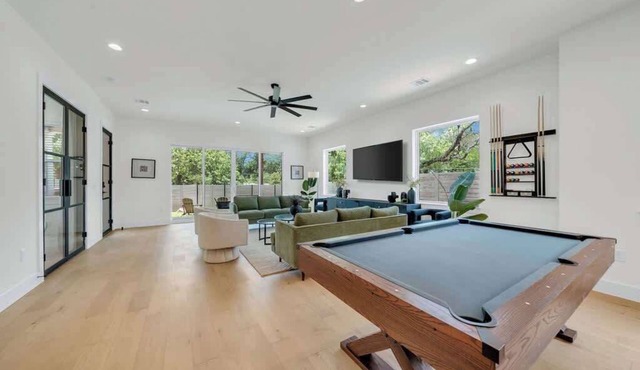 Great Deal, 6bd, Pool, Game Room & Chef Kitchen