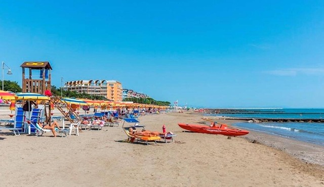 Great flat with shared pool for six guests-Beahost in Caorle