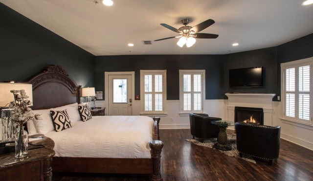 Gruene River Hotel & Retreat