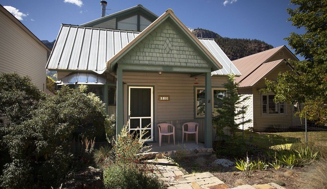 Heart of Ouray - Walk to Downtown - Garden Cottage