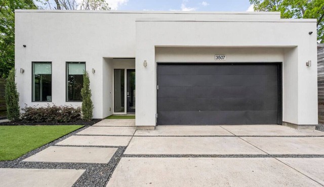 Heaven in Houston · Heaven in Houston, Designer Oasis w Pool
