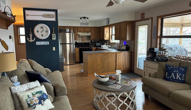 Hidden gem Shell Knob, MO! Lake views, boat parking, 2 min walk to water! in Shell Knob