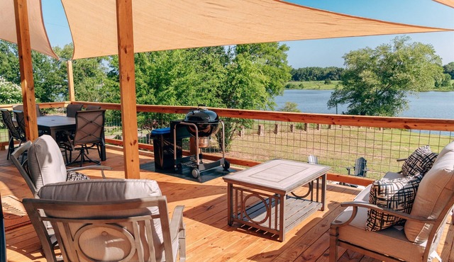 Highsaw Lakefront Escape - Dock, Swimming, View, Firepit, Relaxing