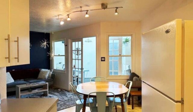 Historic Bakery Storefront-Private Yard & Laundry