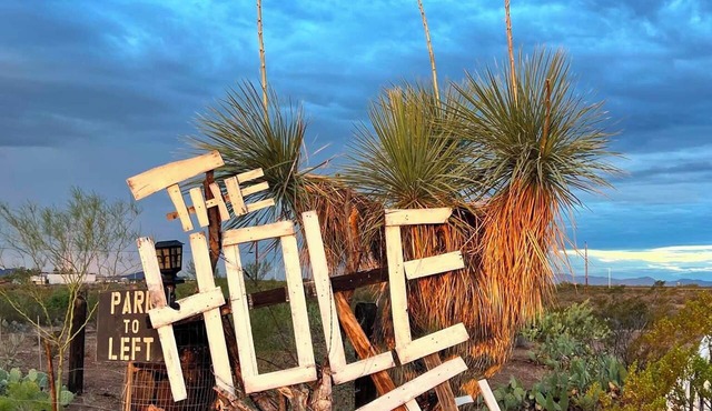Hole in the Wall Getaway - USA/MEXICO Border Bed & Breakfast