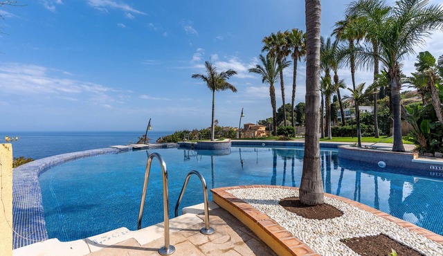 Holiday Home 'Casa Encontrada' with Shared Pool & Wi-Fi in Almunecar
