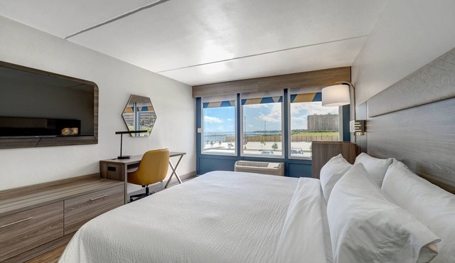 Holiday Inn Express Corpus Christi – Beachfront by IHG