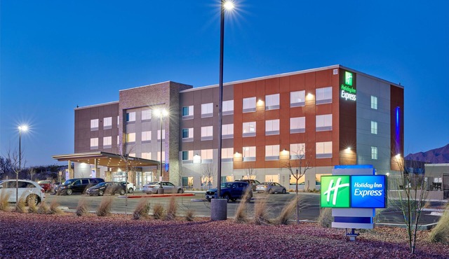 Holiday Inn Express & Suites El Paso - Sunland Park Area by IHG
