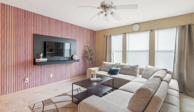 🎁 Holiday Savings! Modern 4-Bedroom Home in Katy Game Area Crib Firepit