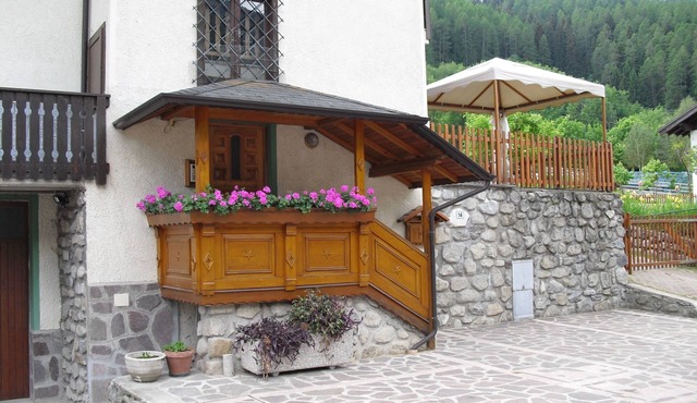 Holidays in Commezzadura in Val di Sole in Almazzago