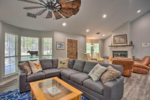 Holly Lake Retreat w/2 Community Pools & Yard