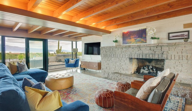 Hollywood Hills of Tucson: 20 Acres, Pool, Hot Tub