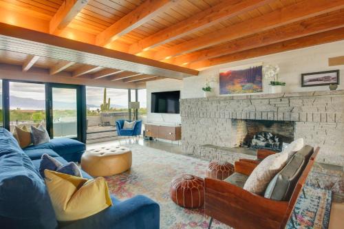 Hollywood Hills of Tucson: 20 Acres, Pool, Hot Tub