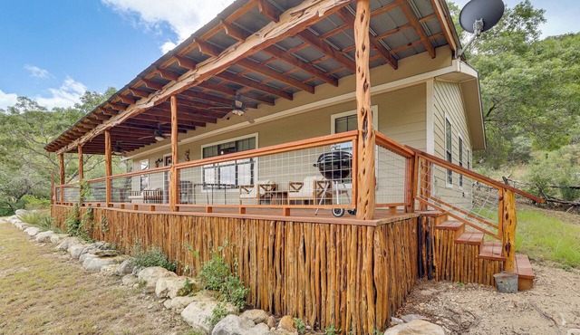 Horse Friendly! Hill Country Retreat w/Views