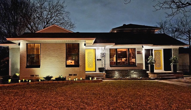 Immaculate Relaxed & Stylish East Dallas Neighborhood Living 20m from DT Dallas!