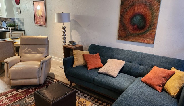 In the trendy, funky & walkable South Congress area — 2-bedroom condo in Austin!