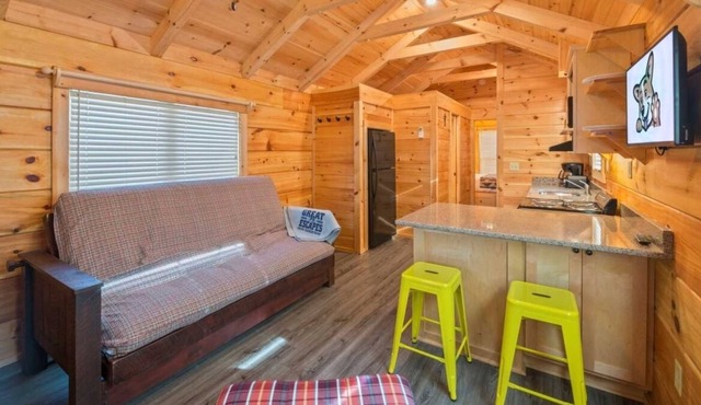 Indulge in Home-Like Comfort! Full Kitchen, Pool, Short Drive to Kyle Field