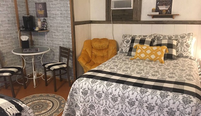 Insta-worthy Frontier Suite w/Full Bath Tub & WIFI