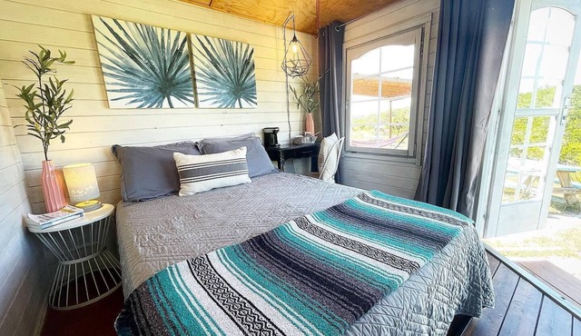 Joy Cabin @ 13 Acres - Yoga/Hike/Meditate