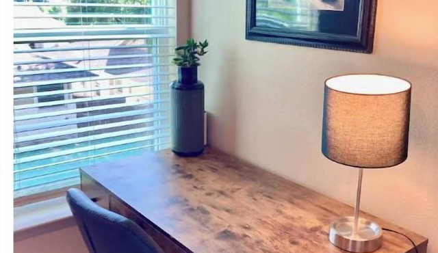 King Bed-Yard-Grill-Long Term Stays Near Fort Hood: Pet Friendly